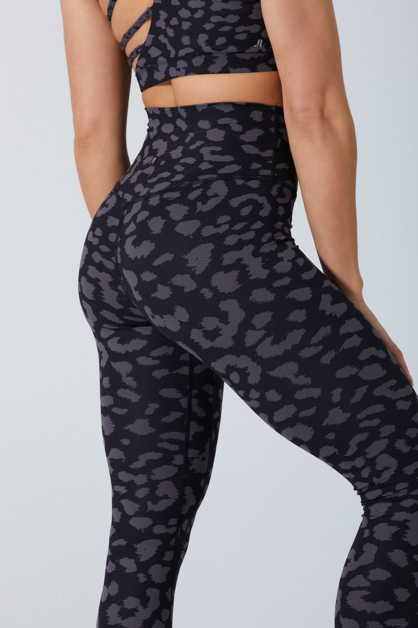 Bally Total Fitness Women's Leopard Mash Pocket Le